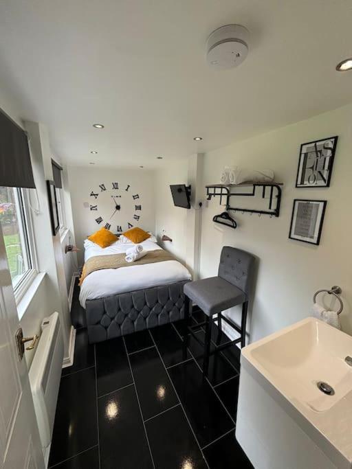 Studio 49 Home From Home Birmingham Bagian luar foto